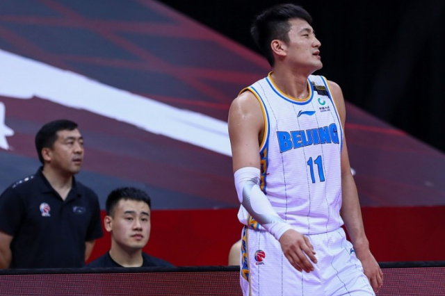 关于门兴格拉德巴赫发布备战花絮，转会期门线救险，CBA季后赛任务艰巨，赛季目标并未改变的信息