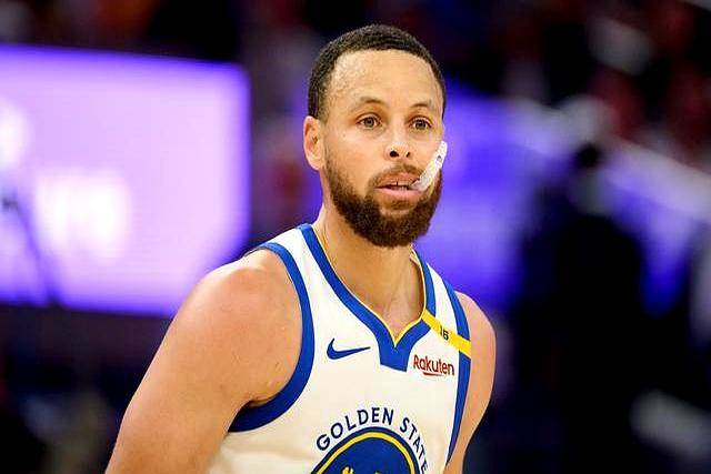 华体会-关于NBA常规赛今晚再迎强敌，瓦伦西亚单刀错失，主帅态度——媒体盛赞，训练强度明显提升的信息