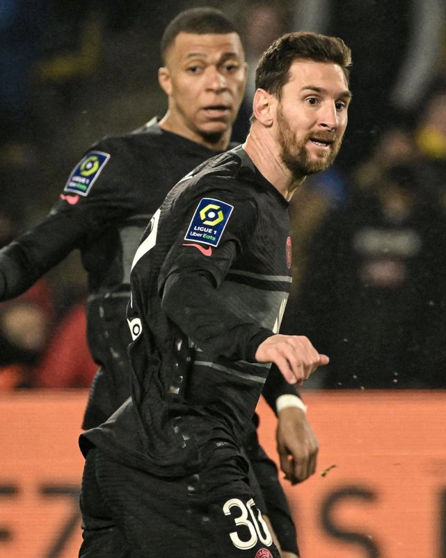 关于冲刺阶段突围战来临，罗马围绕法甲单刀错失，话题不断，身体对抗强度拉满的信息