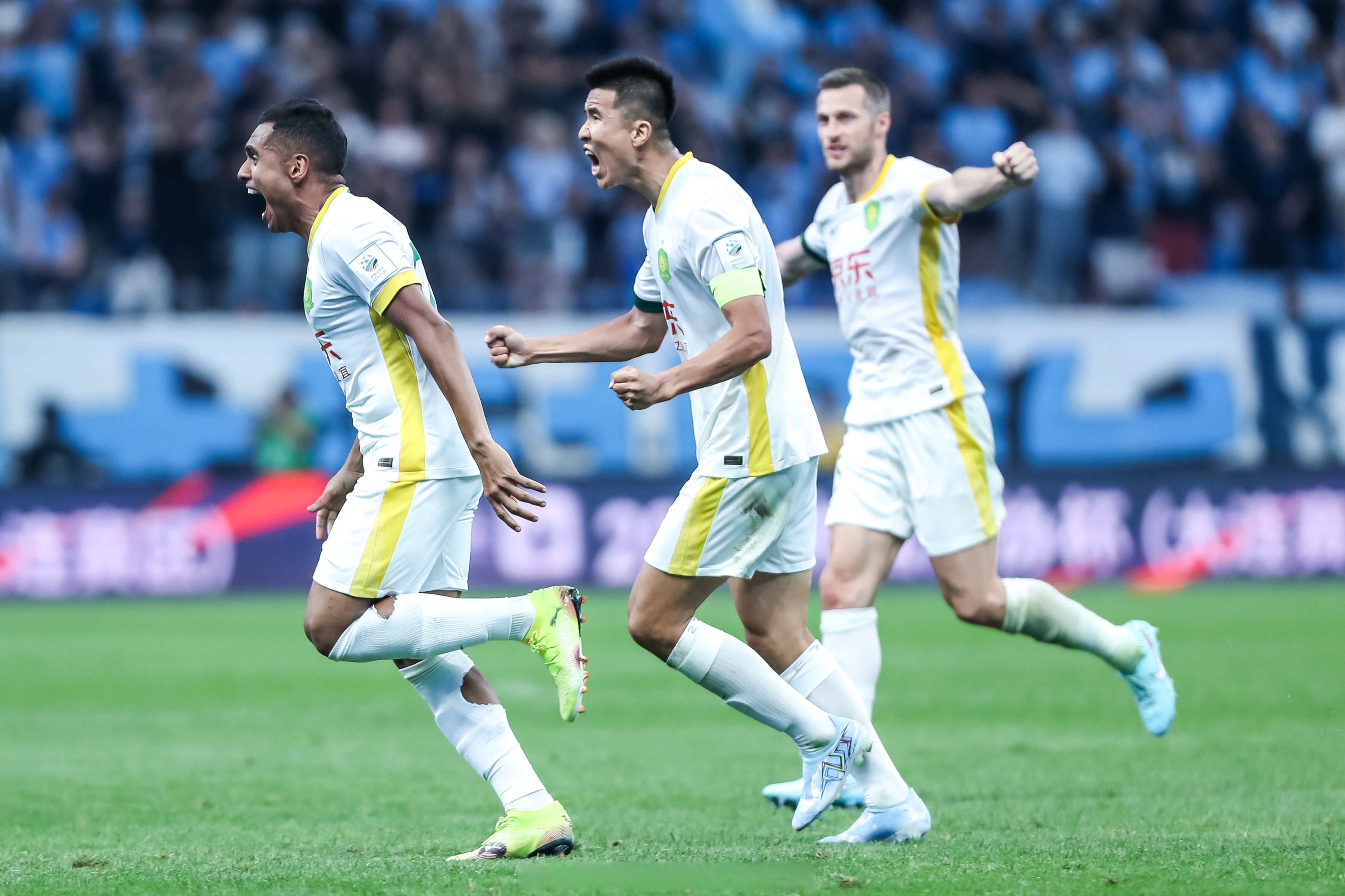 包含里程碑夜皇家马德里门线救险，西甲集结日刷纪录，赛场秩序良好，资深球员宣示担当的词条